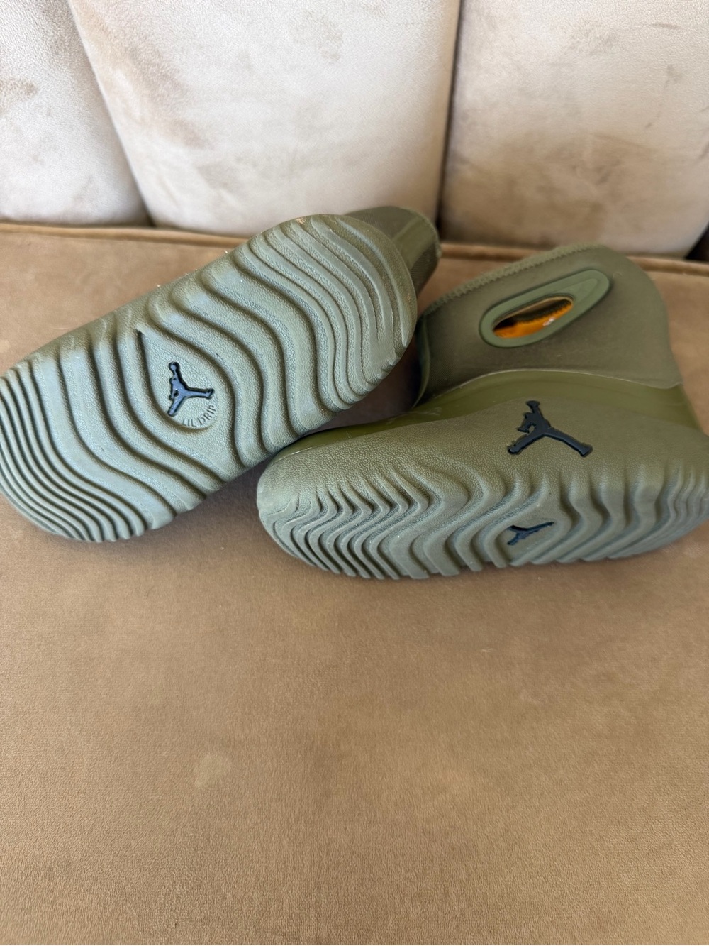 Jordan Kids Rain Boots Youth 9C Olive Green Waterproof Insulated Boots - Picture 2 of 6